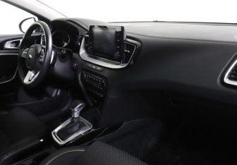 Подержанный автомобиль Kia Ceed Wagon 2020 года (6 фото)