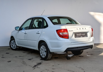 Подержанный автомобиль LADA (ВАЗ) Granta Sedan 2023 года (7 фото)