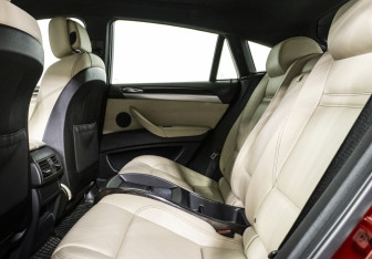 Подержанный автомобиль BMW X6 2011 года (15 фото)