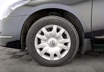 Подержанный автомобиль Nissan Teana 2011 года (18 фото)