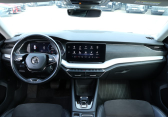 Подержанный автомобиль Skoda Octavia Liftback 2020 года (13 фото)