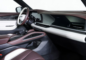 Подержанный автомобиль Geely Monjaro 2023 года (11 фото)