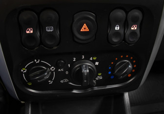 Подержанный автомобиль Nissan Almera Sedan 2016 года (16 фото)