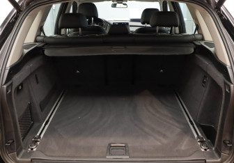 Подержанный автомобиль BMW X5 2016 года (23 фото)