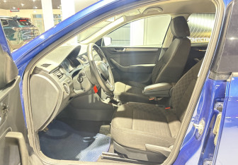 Подержанный автомобиль Skoda Rapid Liftback 2018 года (7 фото)