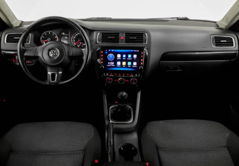 Подержанный автомобиль Volkswagen Jetta Sedan 2013 года (8 фото)