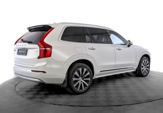 Подержанный автомобиль Volvo XC90 2021 года (5 фото)