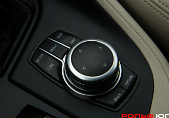 Подержанный автомобиль BMW X1 2018 года (17 фото)