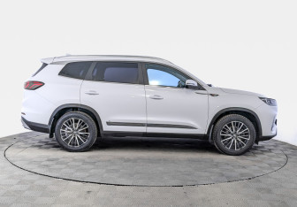 Подержанный автомобиль Chery Tiggo 8 Pro 2021 года (4 фото)