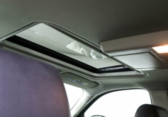 Подержанный автомобиль Chevrolet Tahoe 2012 года (14 фото)