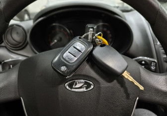 Подержанный автомобиль LADA (ВАЗ) Granta Sedan 2022 года (15 фото)