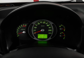 Подержанный автомобиль Hyundai Tucson 2007 года (12 фото)