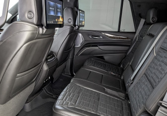 Подержанный автомобиль Cadillac Escalade Suv 2022 года (18 фото)