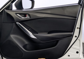 Подержанный автомобиль Mazda 6 Sedan 2018 года (25 фото)