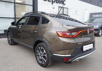 Подержанный автомобиль Renault Arkana 2019 года (7 фото)