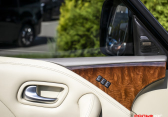 Подержанный автомобиль Infiniti QX80 2015 года (24 фото)