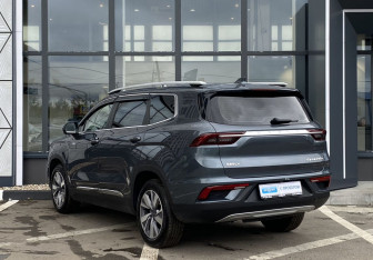Подержанный автомобиль Geely Okavango 2023 года (7 фото)