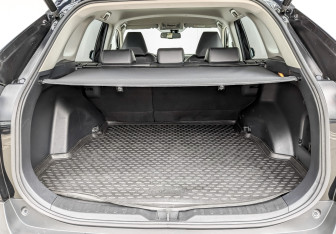 Подержанный автомобиль Toyota RAV4 2020 года (10 фото)