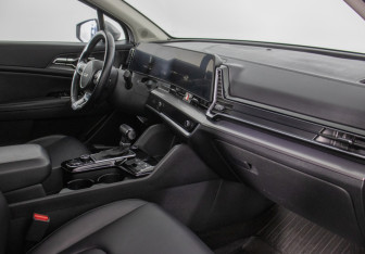 Подержанный автомобиль Kia Sportage 2023 года (9 фото)