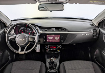 Подержанный автомобиль Kia Rio Sedan 2022 года (14 фото)
