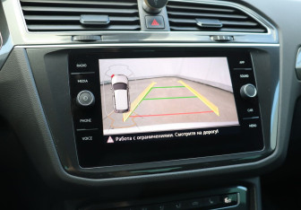 Подержанный автомобиль Volkswagen Tiguan 2019 года (17 фото)