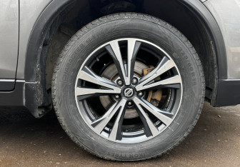 Подержанный автомобиль Nissan X-Trail 2019 года (13 фото)