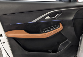 Подержанный автомобиль Omoda C5 2022 года (19 фото)