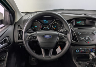 Подержанный автомобиль Ford Focus Wagon 2017 года (22 фото)