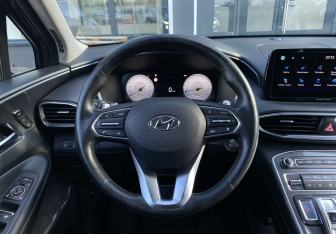 Подержанный автомобиль Hyundai Santa Fe 2021 года (16 фото)