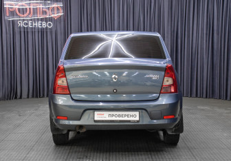 Подержанный автомобиль Renault Logan Sedan 2010 года (6 фото)