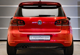 Подержанный автомобиль Volkswagen Golf Hatchback 2011 года (5 фото)