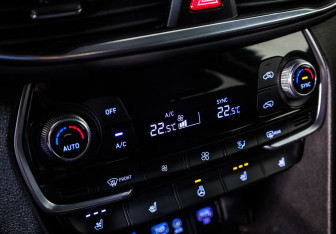 Подержанный автомобиль Hyundai Santa Fe 2019 года (10 фото)