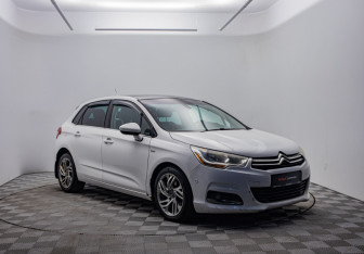 Подержанный автомобиль Citroen C4 Hatchback 2012 года (3 фото)