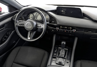 Подержанный автомобиль Mazda 3 Hatchback 2019 года (28 фото)