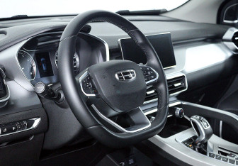 Подержанный автомобиль Geely Coolray 2021 года (9 фото)