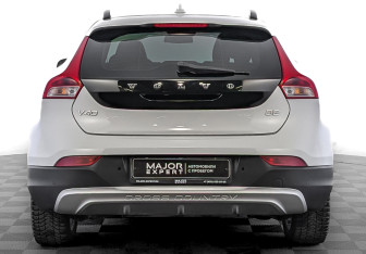 Подержанный автомобиль Volvo V40 Hatchback 2016 года (6 фото)