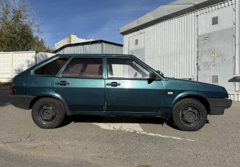Подержанный автомобиль LADA (ВАЗ) 2109 Hatchback 2001 года (4 фото)