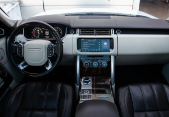 Подержанный автомобиль Land Rover Range Rover 2017 года (11 фото)
