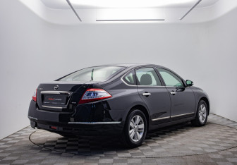 Подержанный автомобиль Nissan Teana 2013 года (5 фото)