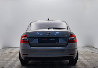 Подержанный автомобиль Skoda Octavia Liftback 2020 года (4 фото)