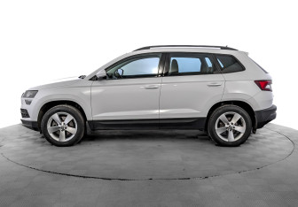 Подержанный автомобиль Skoda Karoq 2020 года (8 фото)