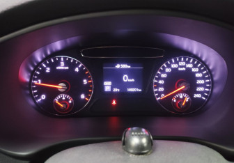 Подержанный автомобиль Kia Sorento 2017 года (17 фото)