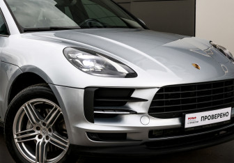 Подержанный автомобиль Porsche Macan 2017 года (27 фото)