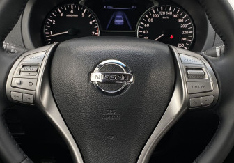 Подержанный автомобиль Nissan Teana 2015 года (15 фото)
