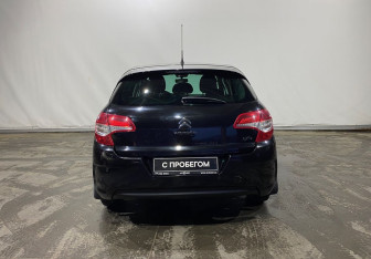 Подержанный автомобиль Citroen C4 Hatchback 2012 года (5 фото)