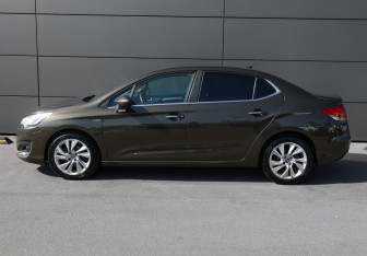 Подержанный автомобиль Citroen C4 Sedan 2014 года (7 фото)