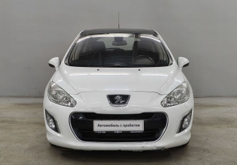 Подержанный автомобиль Peugeot 308 Hatchback 2011 года (2 фото)