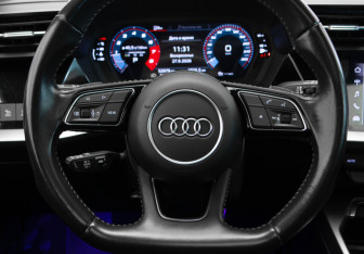 Подержанный автомобиль Audi A3 Hatchback 2021 года (10 фото)