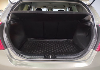 Подержанный автомобиль Kia Ceed Hatchback 2010 года (14 фото)