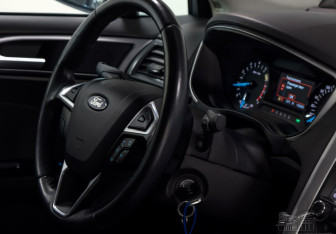 Подержанный автомобиль Ford Mondeo Sedan 2017 года (11 фото)